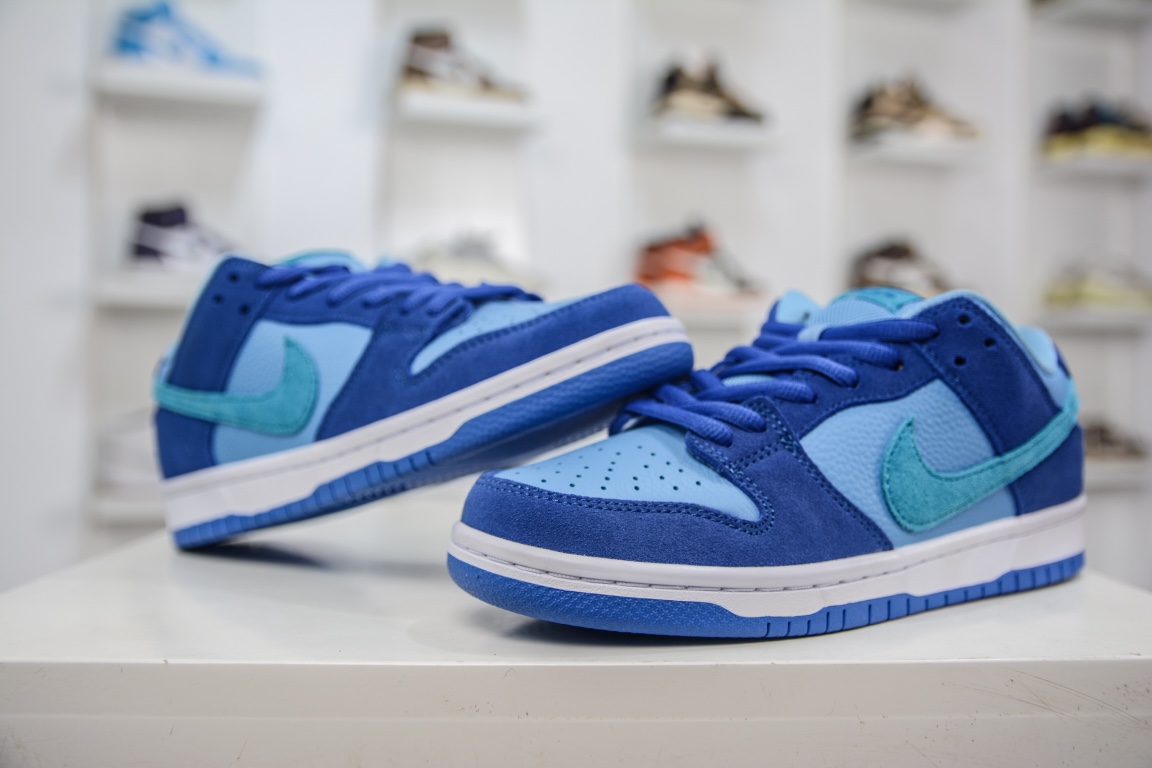 Nike Dunk SB Low Blue Raspberry DM0807-400