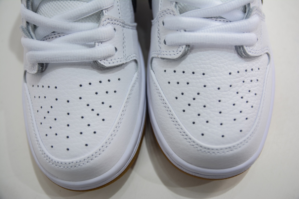 AY version of Nike Dunk SB Low white and black raw rubber CD2563-100