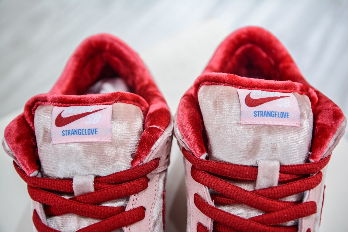 AY version of Nike Dunk SB Low Valentine's Day CT2552-800