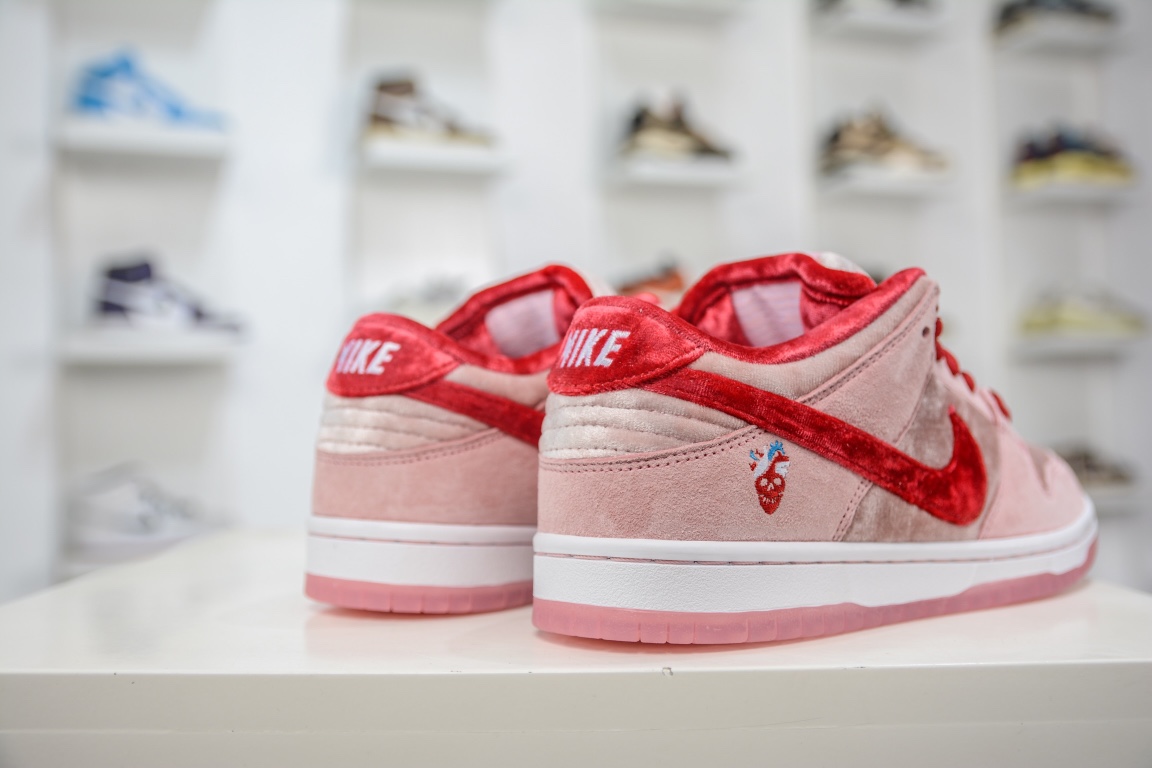 AY version of Nike Dunk SB Low Valentine's Day CT2552-800