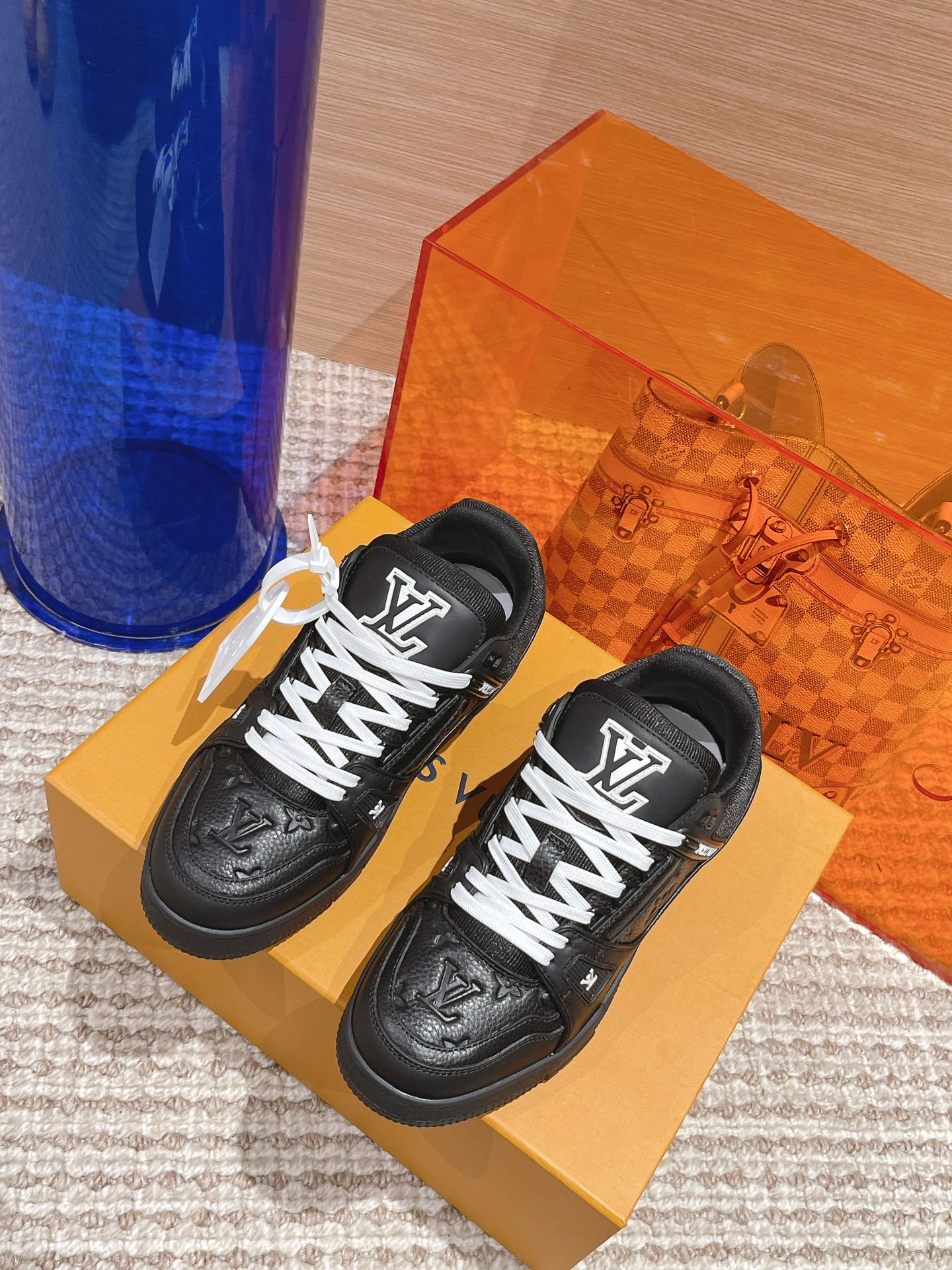 NO:481034,The men's size is first released ♂ 2025 new colors, couples styles, classic donkey brand LVTrainer PVC sports shoes series, each style is very good!  The original version is exactly the same material and workmanship details. Various leather TPU cloth. Super complex splicing. TPU original outsole. Original packaging. Size 35-40. Men. 39-45. Casual shoes/sports shoes. Louis vuitton. Louis vuitton. Sneakers.19860909批男码先出♂ 2025年新色 情侣款 经典驴牌 LVTrainer  PVC 运动鞋板鞋系列 每个款式配色都很赞！ 原版完全一样材质做工细节 各种皮面TPU 布 超复杂拼接 TPU原版大底 原版包装 码数女35-40 男39-45,休闲鞋/运动鞋,louis vuitton,louis vuitton,sneakers,Women's Shoes