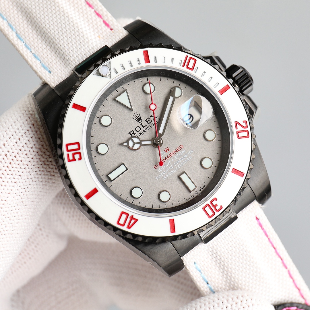 NO:143906,With storage box, the latest upgrade of ROLEX Rolex DIW Submariner PARAKEET New customized SUB water ghost, perfect presentation!  1. More convenient upgrade - a more versatile Velcro strap!  Universal wrists/for both men and women!  2 Specially customized carbon fiber ring port, you can choose from multiple colors!  DIW gives water ghosts a different style, reflecting a brand new visual and tactile experience!  3 After countless modifications, the three-dimensional engraving lettering is finally presented, and the perfect circle of the version with a diamond with an outer shadow, and a super luminous bead that is as gentle as jade!  4 The entire watch is made of 904L stainless steel, and the case and bracelet are specially blackened, with the texture the same as the genuine product. 5 is equipped with a brand new movement with stable quality. Each movement has been strictly inspected and has a low rework rate!  DIW is perfectly crafted and almost to the extreme. Welcome to taste it!  ,,rolex,bracelet19860909配收纳盒 最新升级ROLEX劳力士 DIW Submariner PARAKEET 新品定制款SUB水鬼,完美呈现！ 1升级更便捷-更百搭的魔术贴表带！通用大小手腕/男士女士均适合佩戴！ 2特别定制碳纤维圈口,多颜色搭配可以选！DIW赋予水鬼不一样的风格,体现全新的视觉和触觉体验！ 3经过无数次的修改,终于呈现出刻字立体,且条丁外有外影的对版本完美圈口,温润如玉的超强夜光珠！ 4整表均采用904L精钢,特别进行了表壳和手链黑化处理,质感同正品一致 5搭载全新的机芯,质量稳定,每个机芯都经过严格检测,返修率低！ DIW做工完美,几乎到了极致,欢迎品鉴！,,rolex,bracelet,Watch