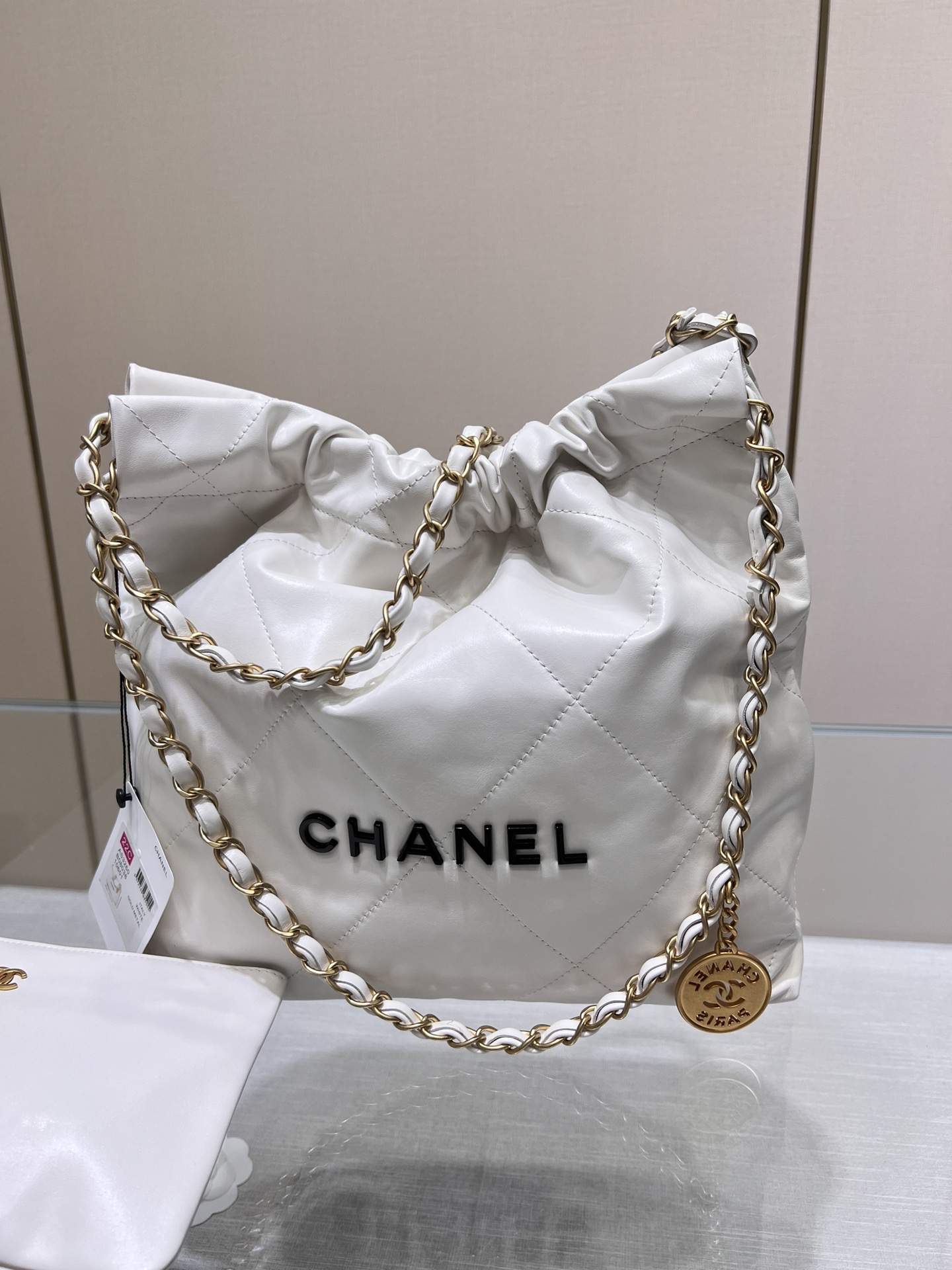 Chanel Borse Borsette Bianco Openwork Hardware oro Pelle di vitello bovina Vintage