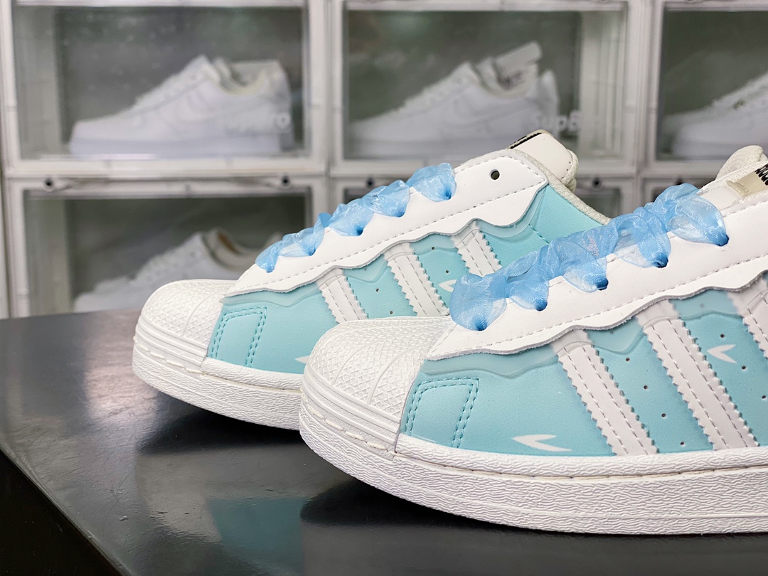 Adidas Originals Superstar ”Cherry Blossom Blue/Lace” shell toe sneakers ”beige moonflower edge ice cream ribbon” GW4441