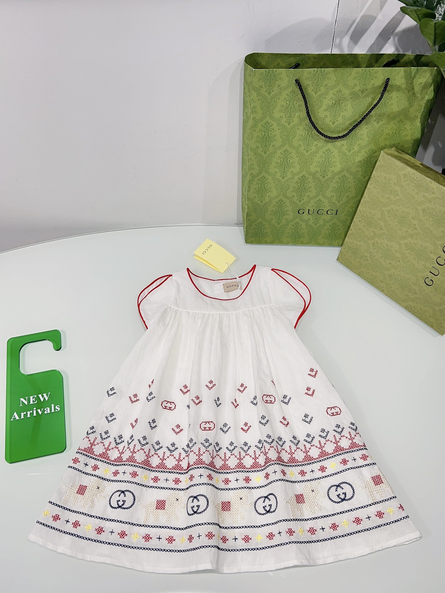 Vestido personalizado original de mostrador, tela teñida a medida, calidad en los detalles, forro interior de algodón p…