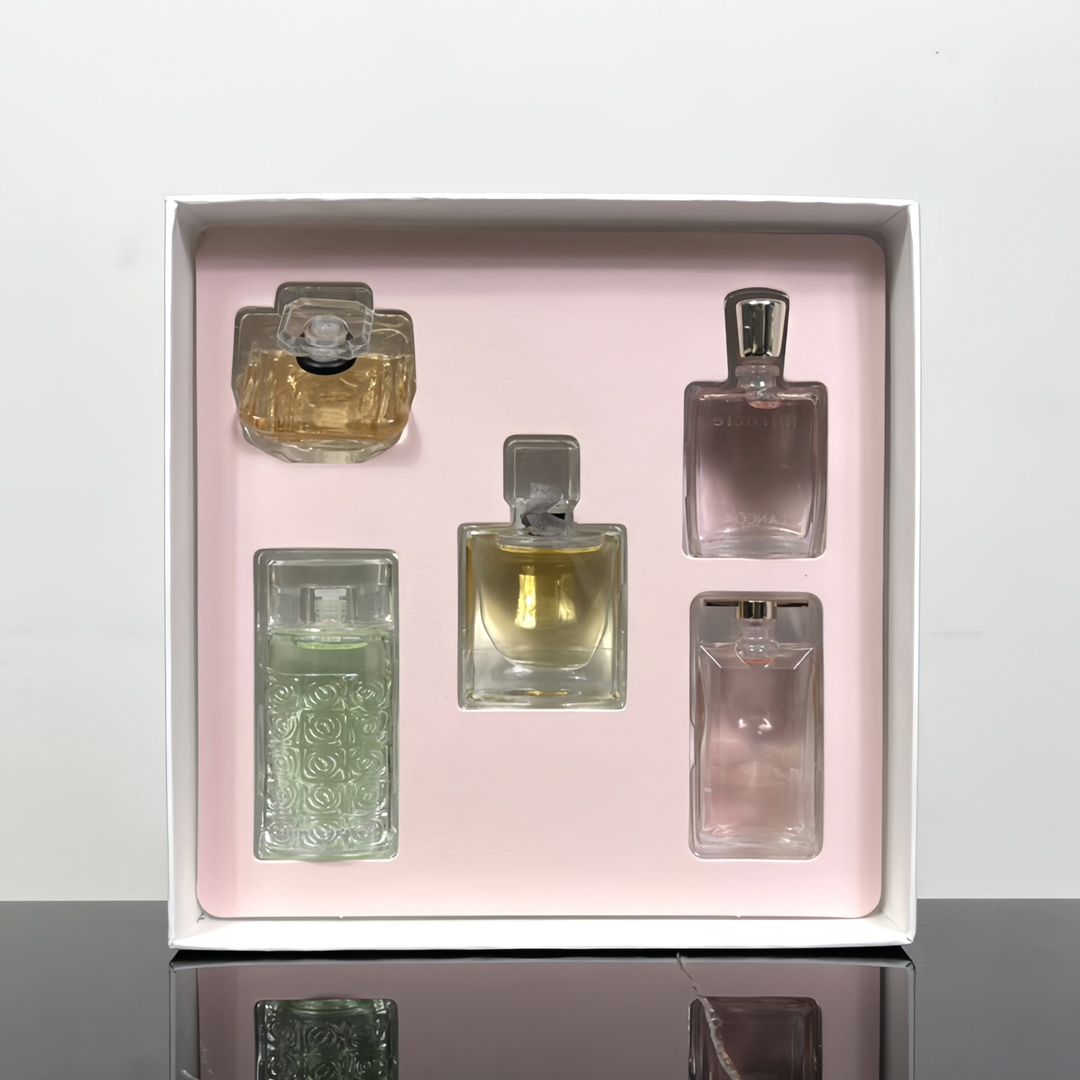 Lancôme IDOLE perfume sample set
The most fragrant perfume in front! ! Too girly‼ ️Lancôme IDOLE is my perfume! Directly become the god in the perfume world! ! 