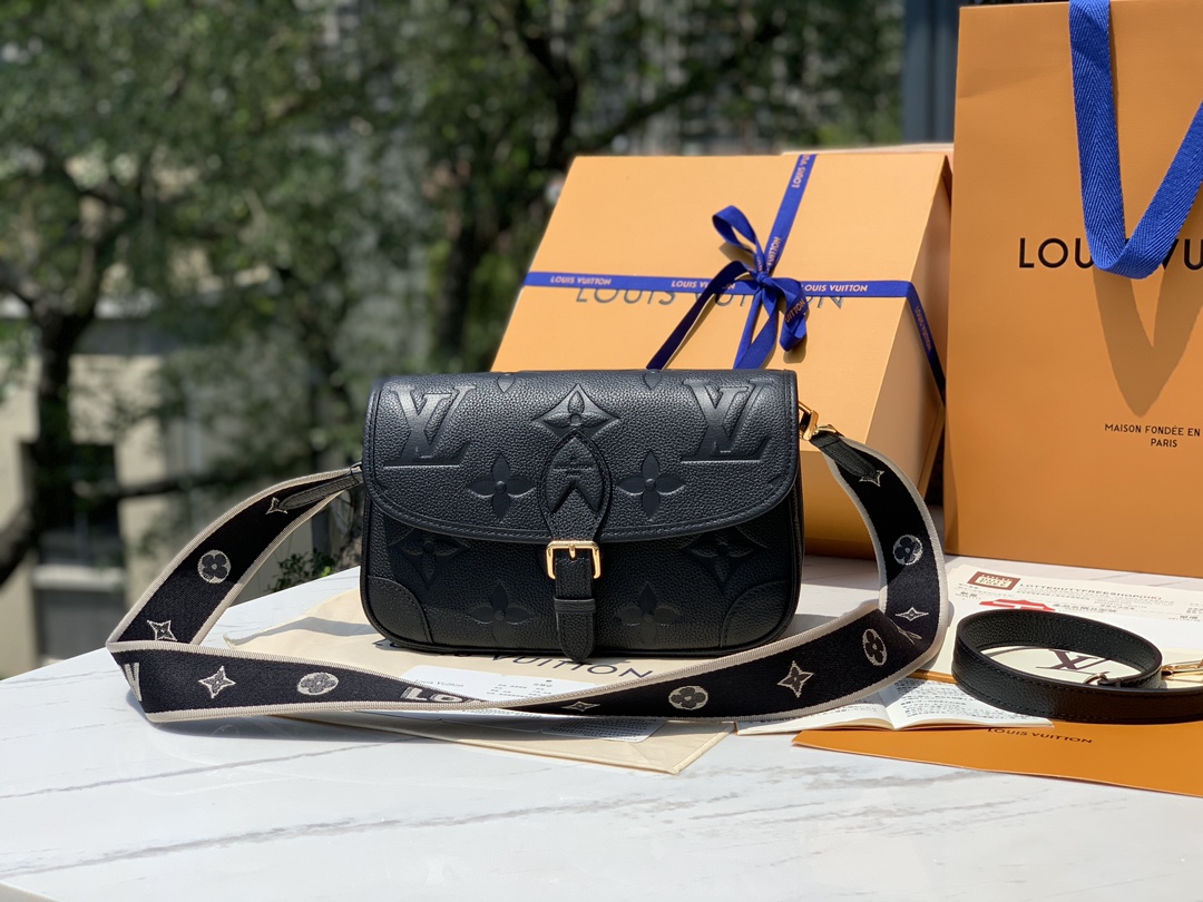 🌼尺寸 25×9×15cm🇭🇰香港贸易公司订单！M46386，久看不厌的Iv新款黑色全皮 DIANE 法