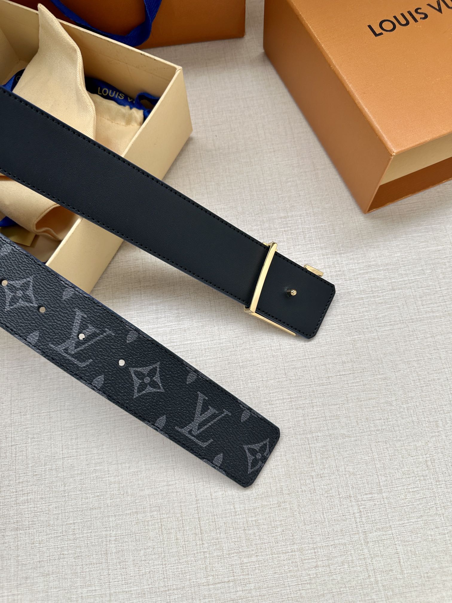 本款LVLine双面腰带拼合Mono