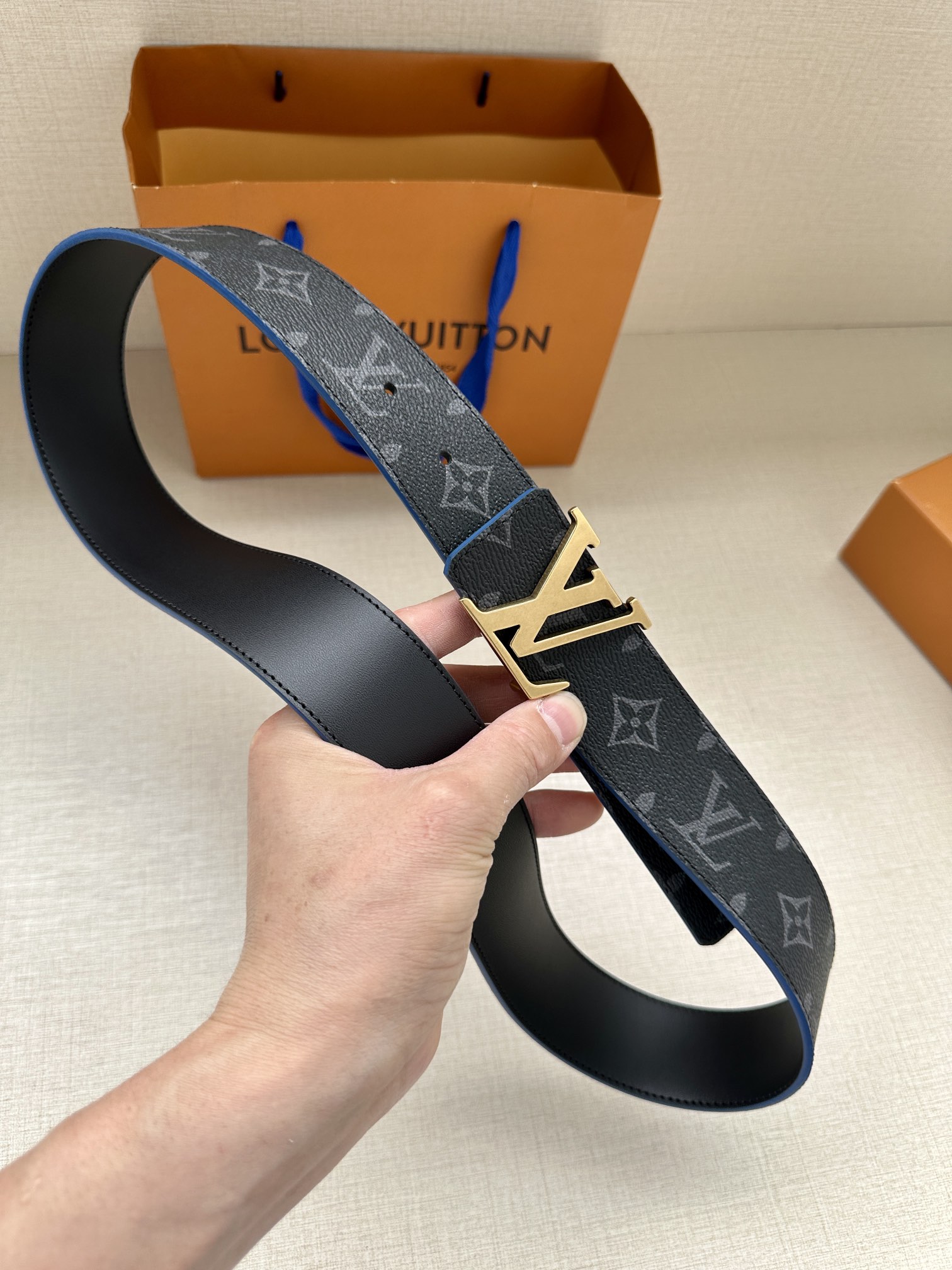 本款LVLine双面腰带拼合Mono