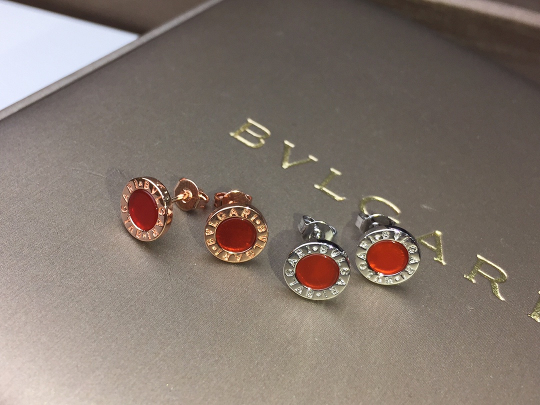 P75💥BVLGARI宝格丽红玛瑙/孔雀石耳钉 👉🏻玫瑰金💋原版一致9mm直径 男女均可佩戴 💫亚金材质+925银针防过敏 镶嵌红玛瑙/孔雀石[转圈]独家实拍 图片可见工艺p