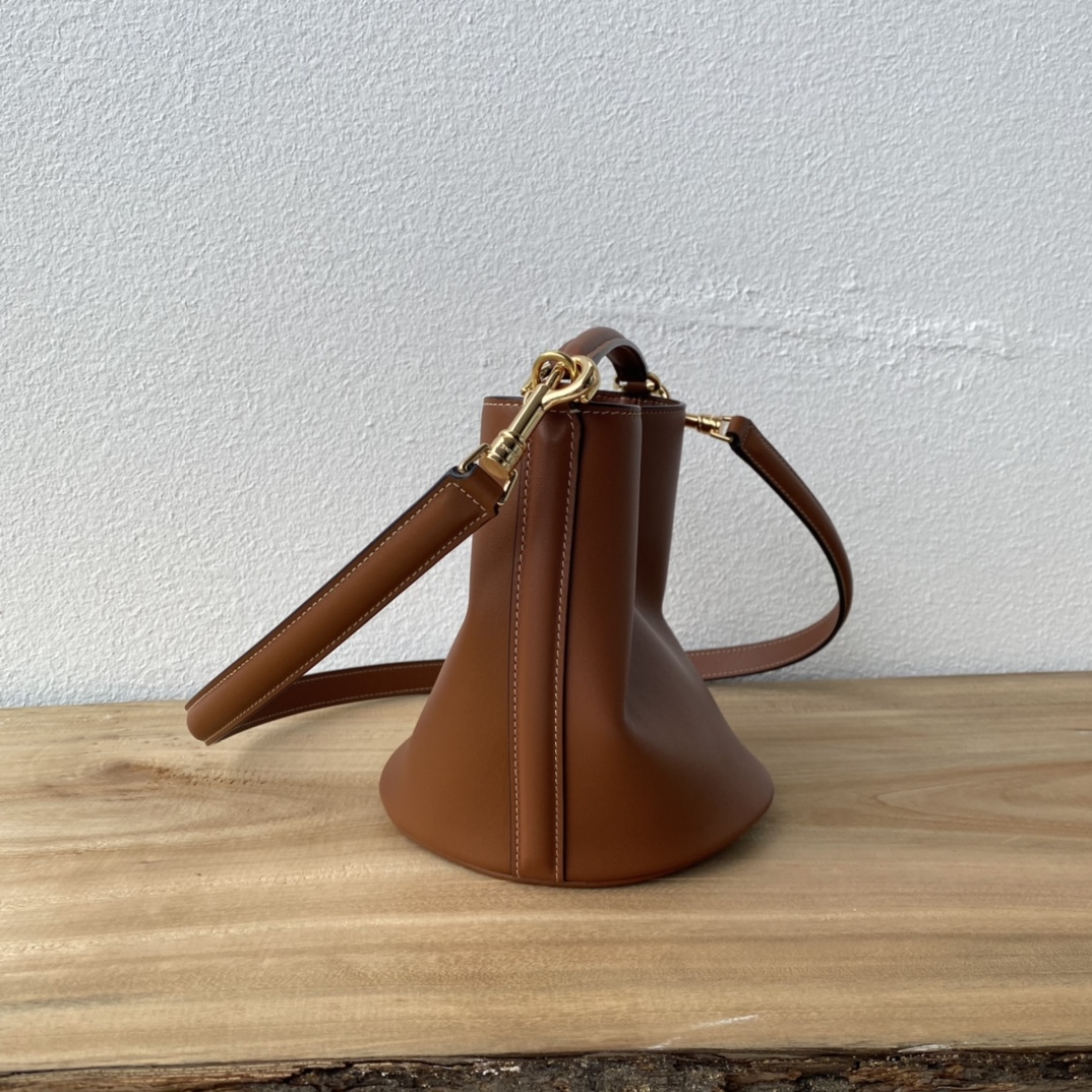 TEEN BUCKET 16 小号原单批 - スタイリッシュなレトロデザイン