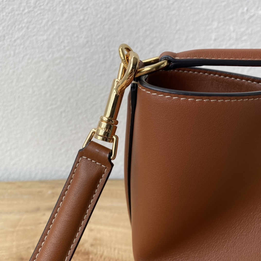 TEEN BUCKET 16 小号原单批 - スタイリッシュなレトロデザイン