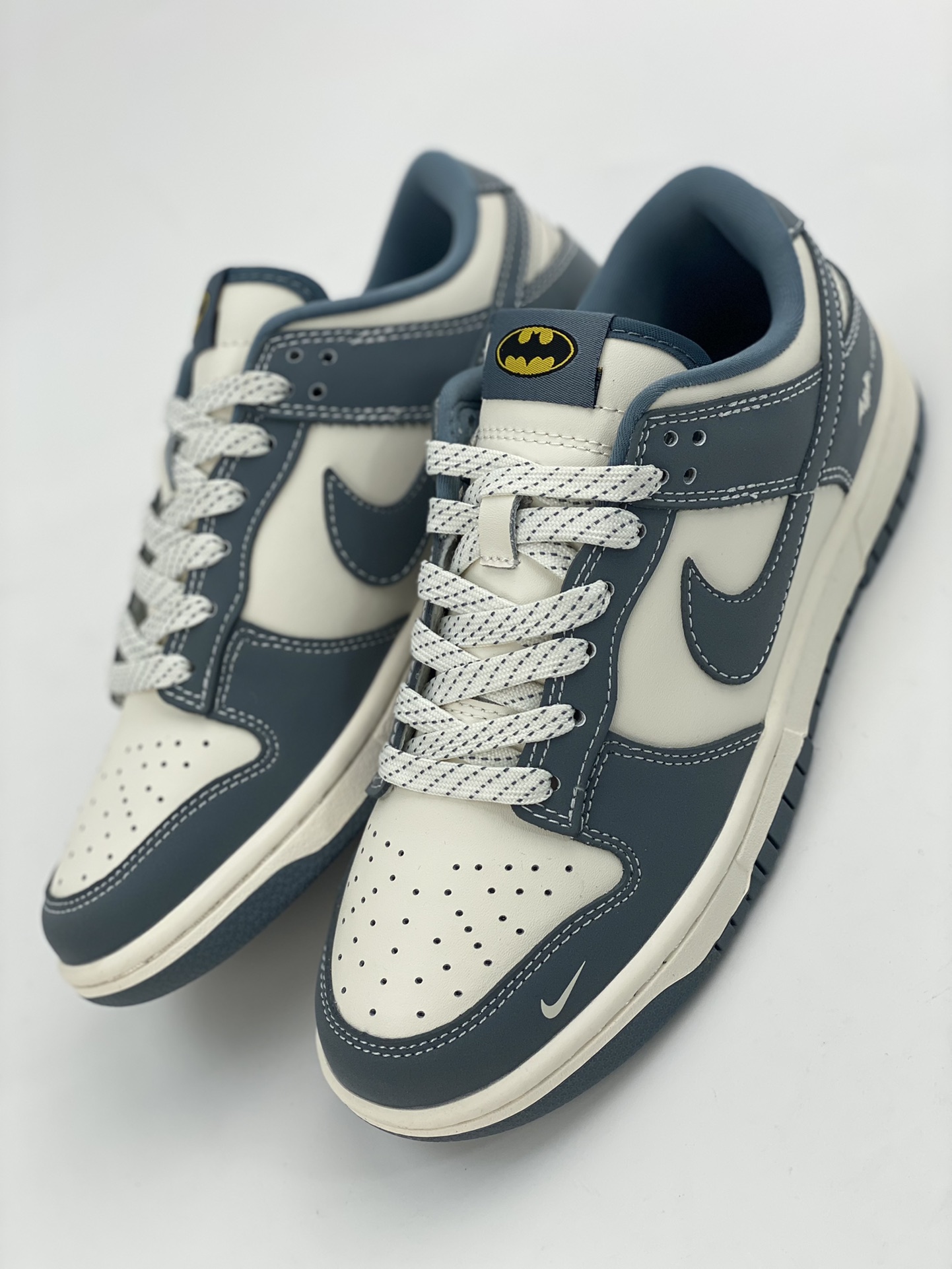 Nike Dunk Low Marvel Grey Bat FC1688-700