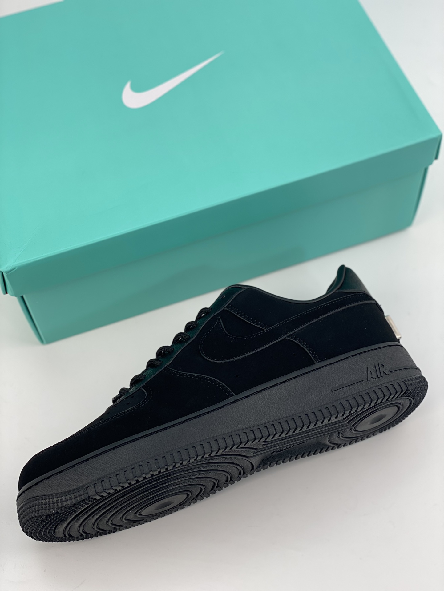 Tiffany & Co. x Nike Air Force 1 Low DZ1382-005