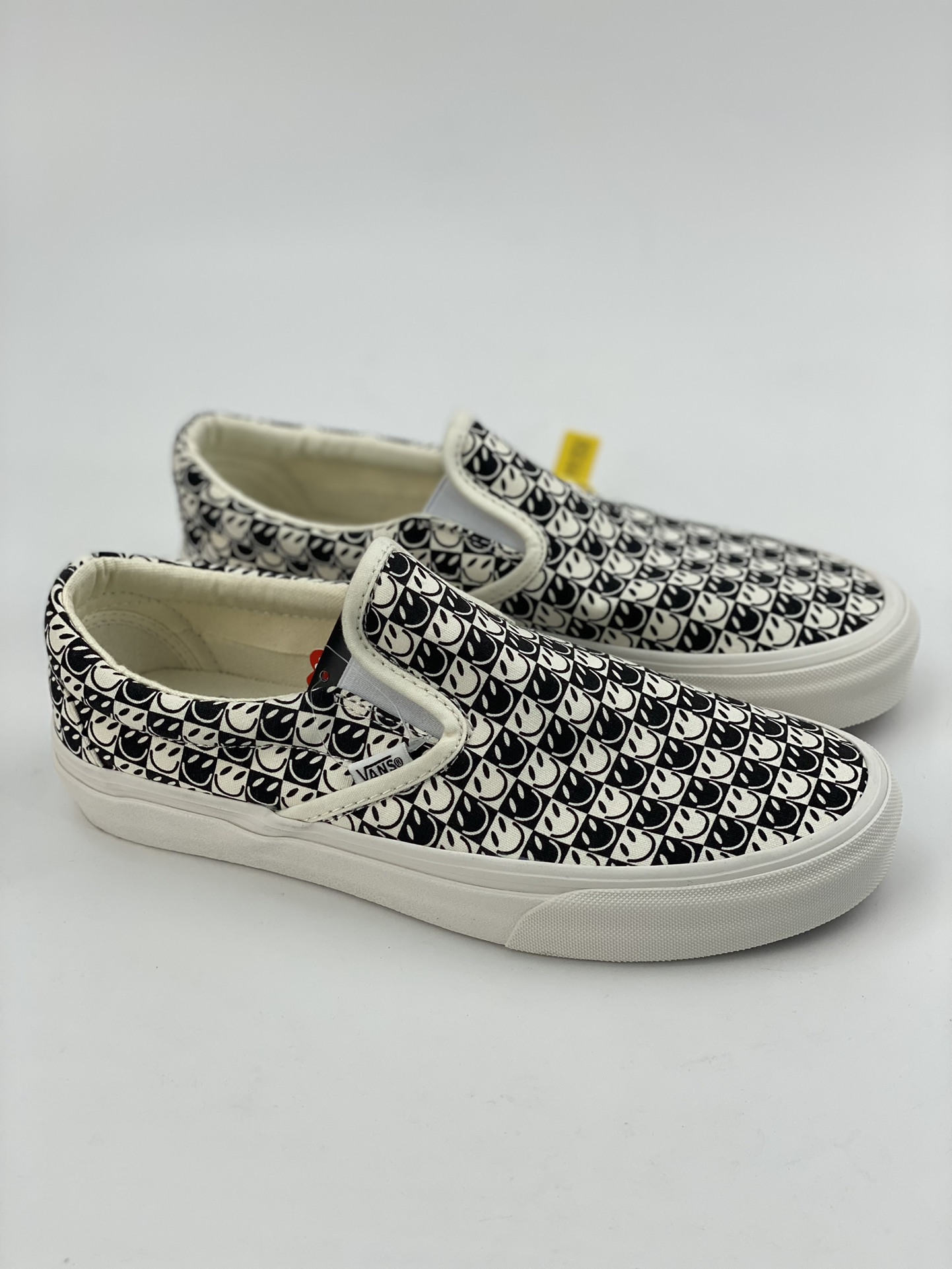 Vans Vans official Classics Slip-On VR3 smiley face one-step checkerboard print canvas shoes VN0007NCKIG