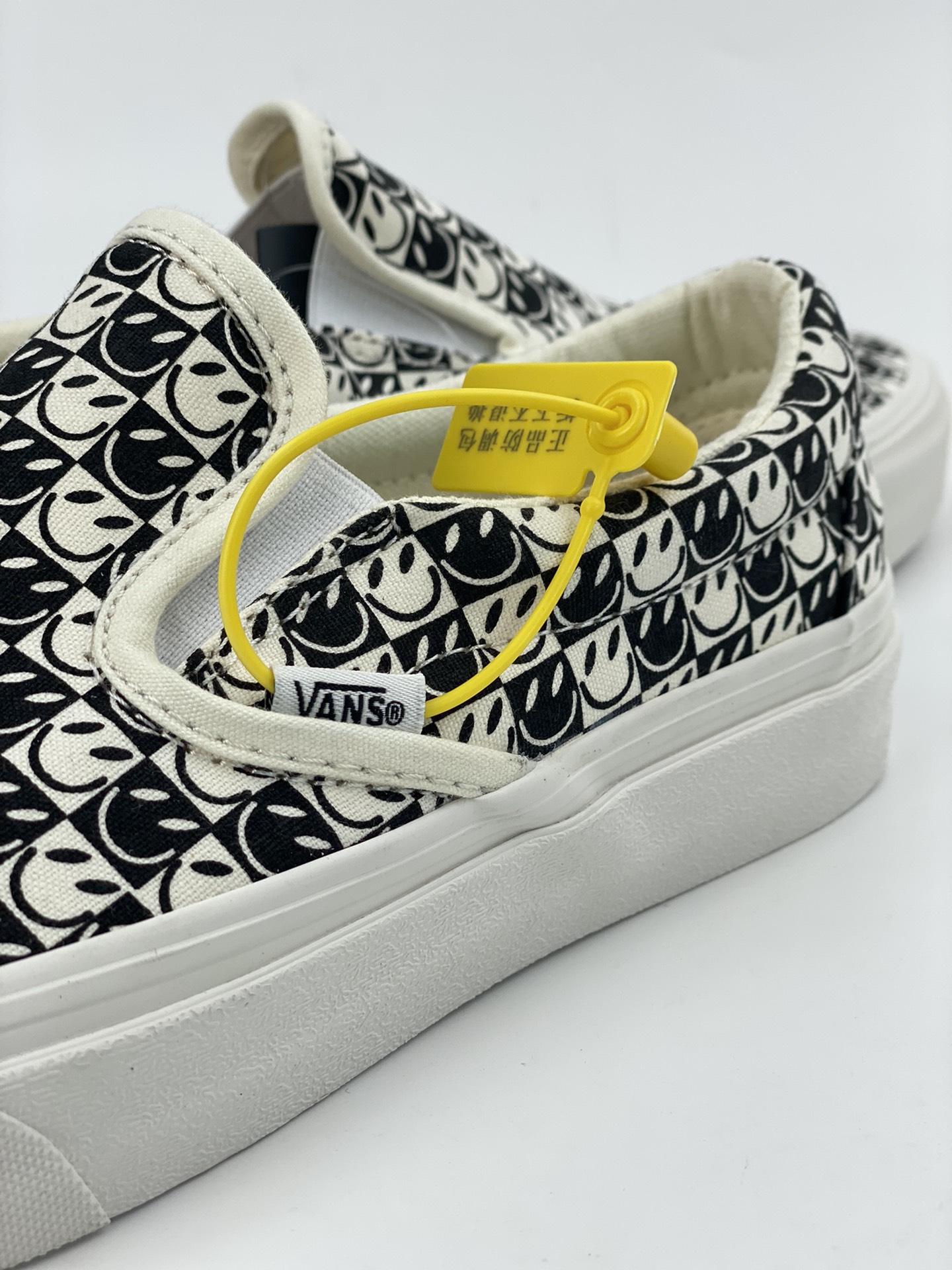 Vans Vans official Classics Slip-On VR3 smiley face one-step checkerboard print canvas shoes VN0007NCKIG