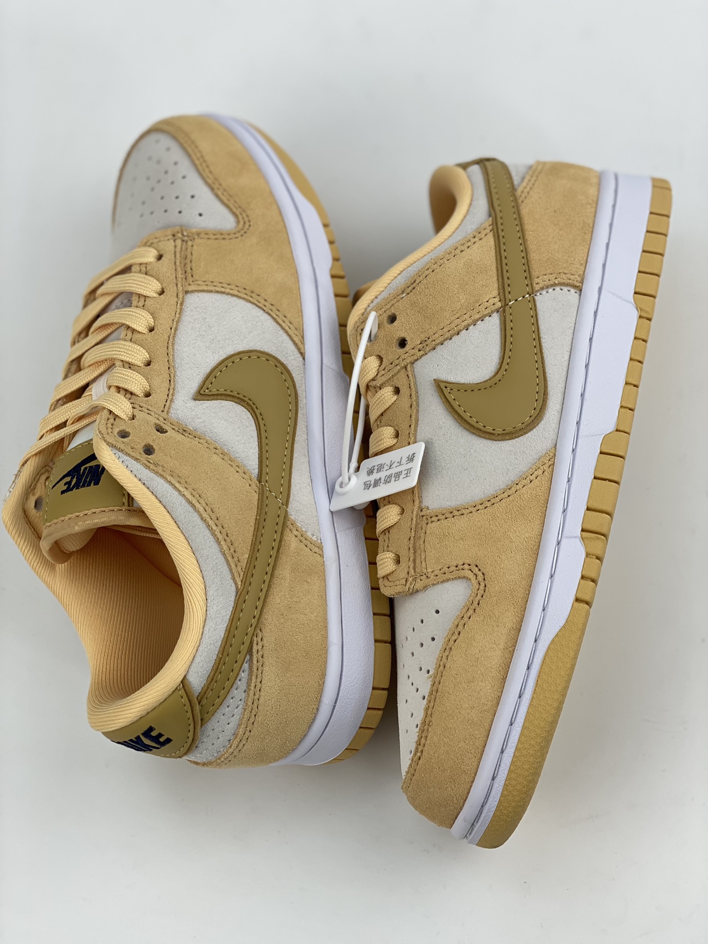 NIKE SB Dunk Low White and Yellow Cheese Pudding DV7411-200