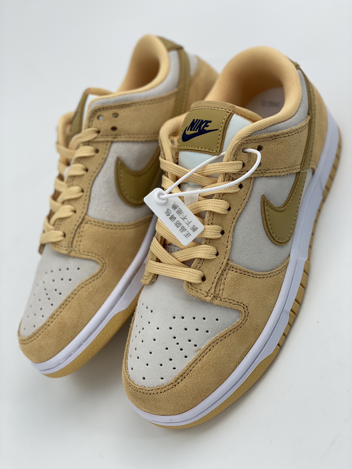 NIKE SB Dunk Low White and Yellow Cheese Pudding DV7411-200