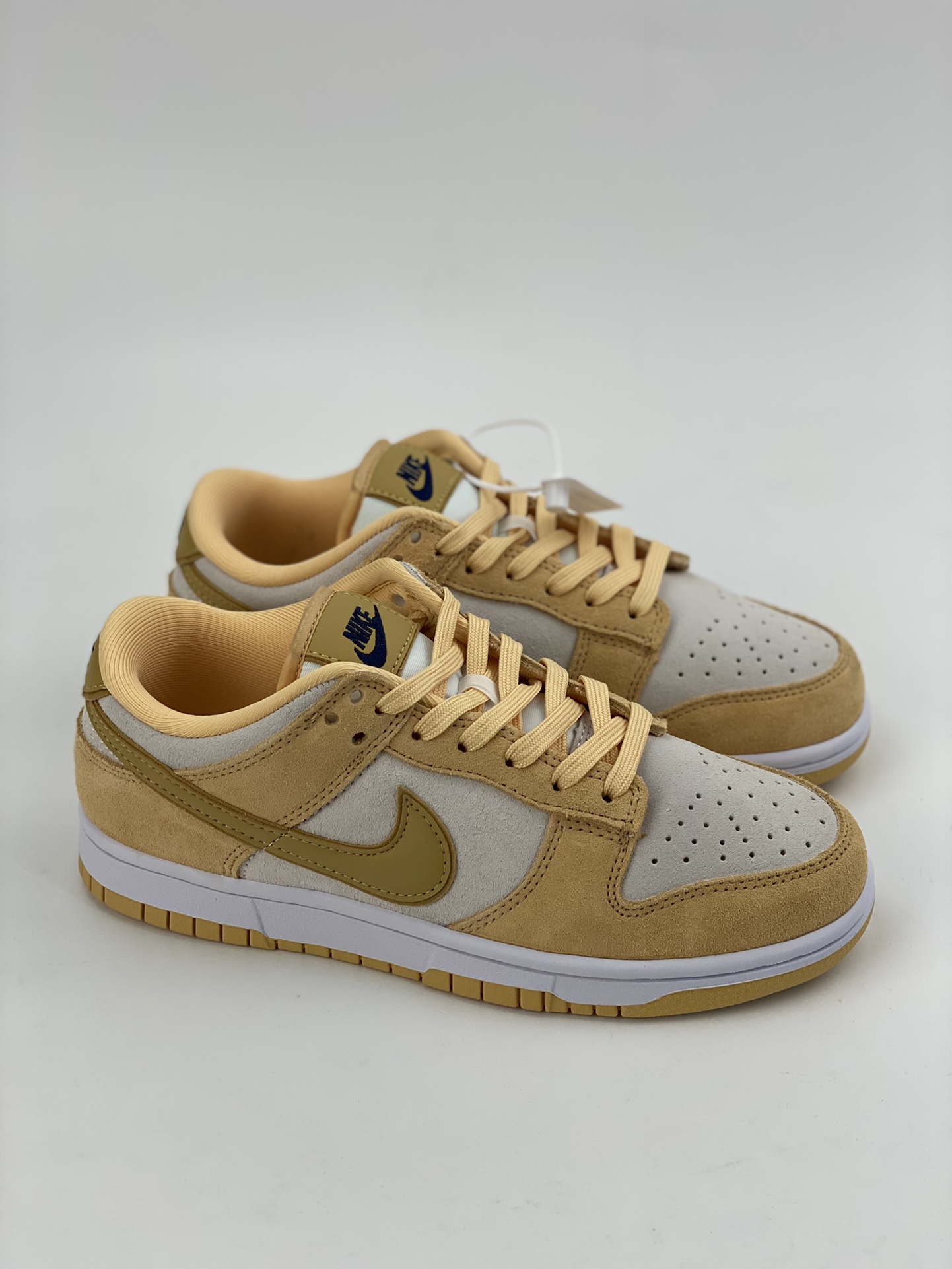 NIKE SB Dunk Low White and Yellow Cheese Pudding DV7411-200