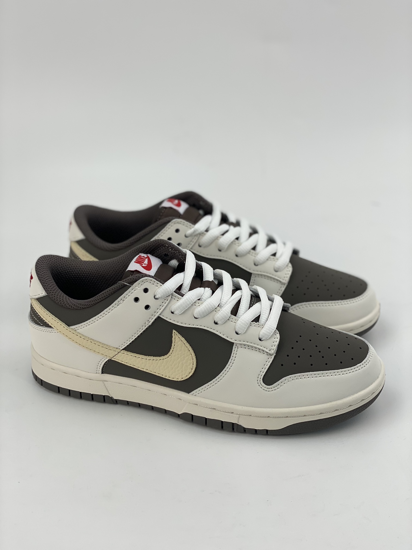 Nike Dunk Low Otomo Katsuhiro White Brown Bear TT3636-023