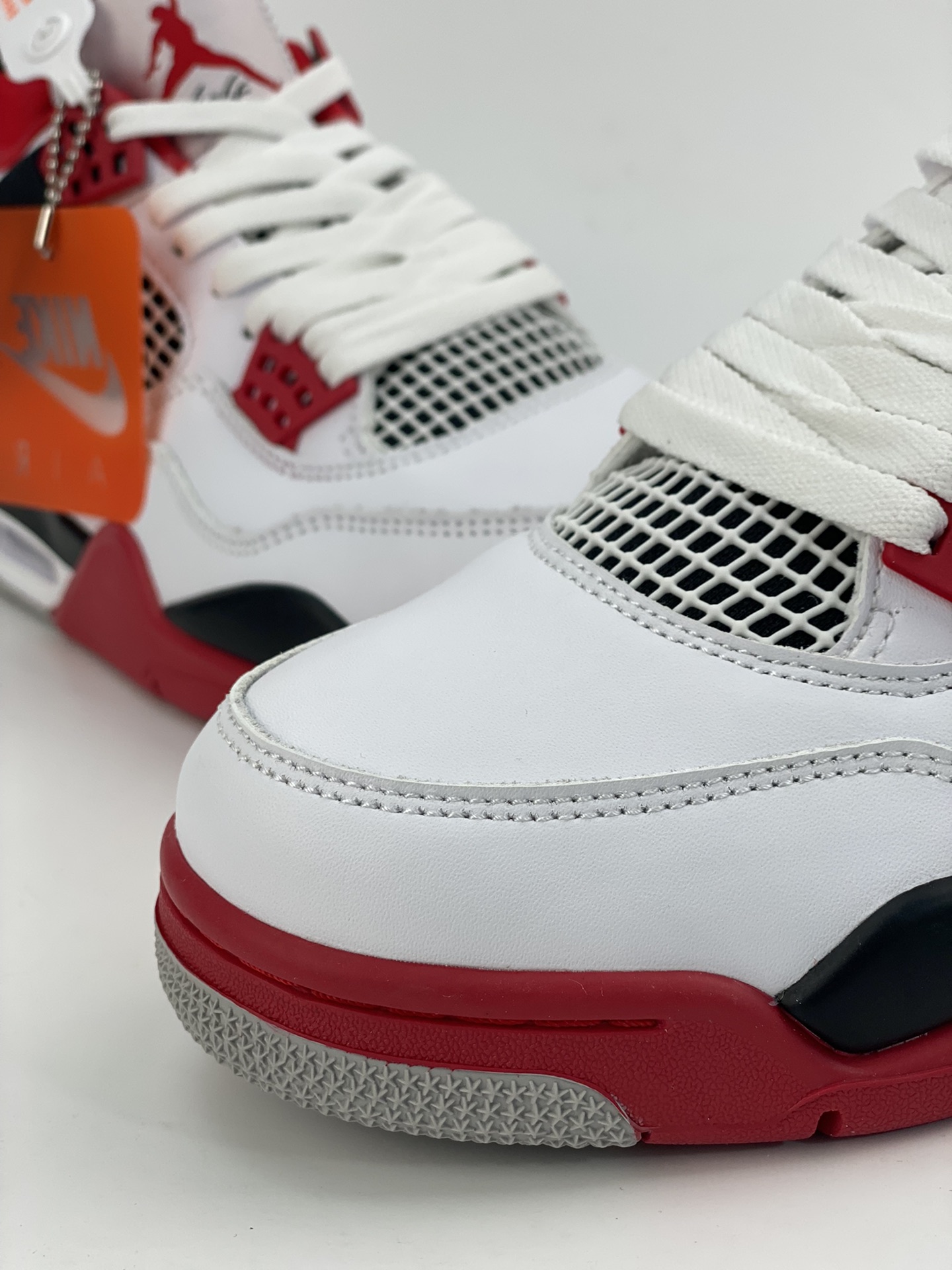 Air Jordan 4 Retro ”Fire Red” DC7770-160