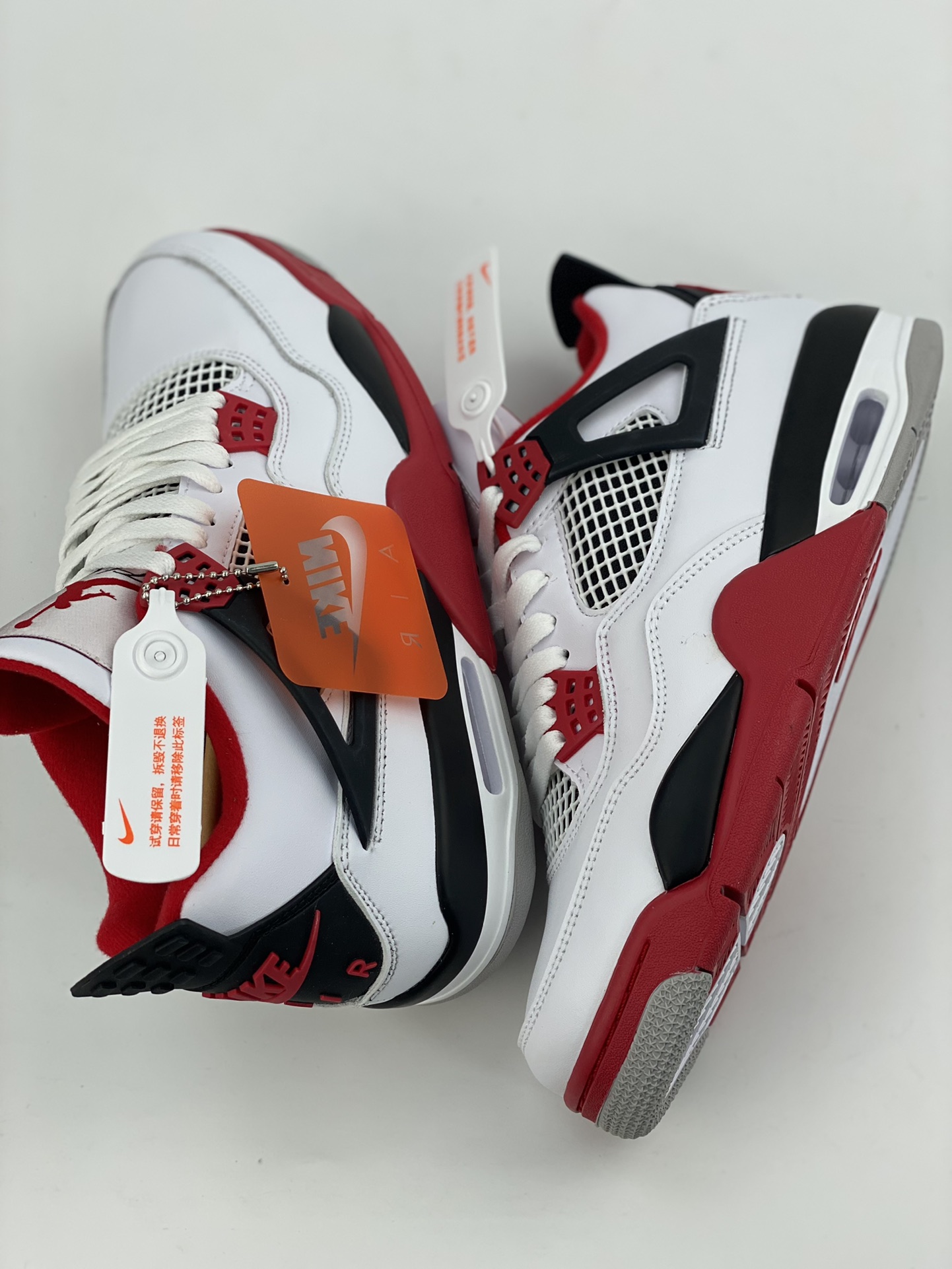 Air Jordan 4 Retro ”Fire Red” DC7770-160