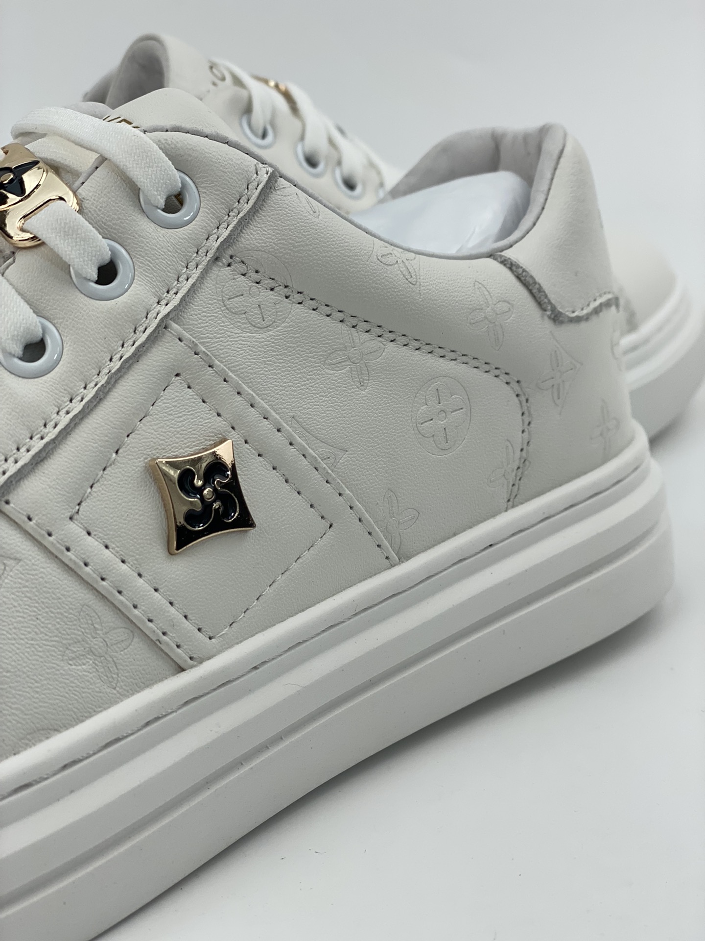 LV 23ss Trainer Sneaker low-top casual sports shoes series