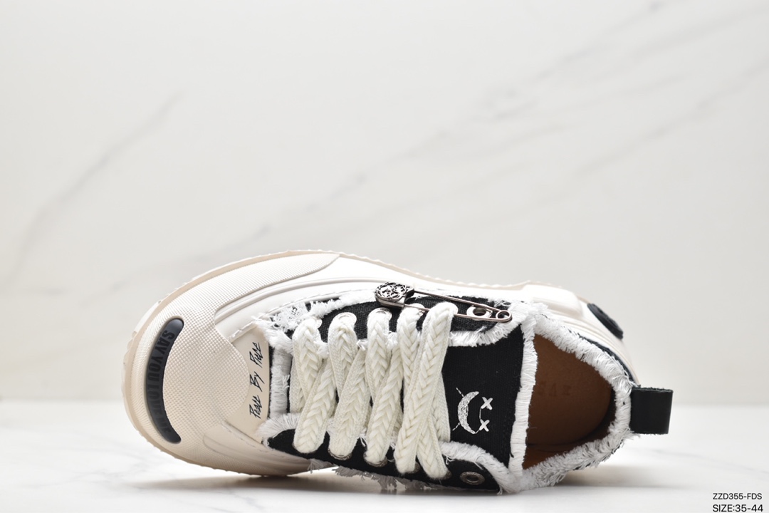 SMILEREPUBLIC Thick-soled Smiley Canvas Shoes Series