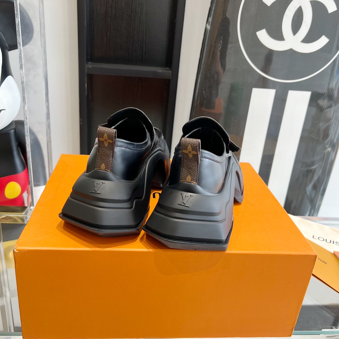 “Zirconium Shoes: Lovers LV Achlight 2.0 Collection with Unique Design and Comfort” - 图片 8