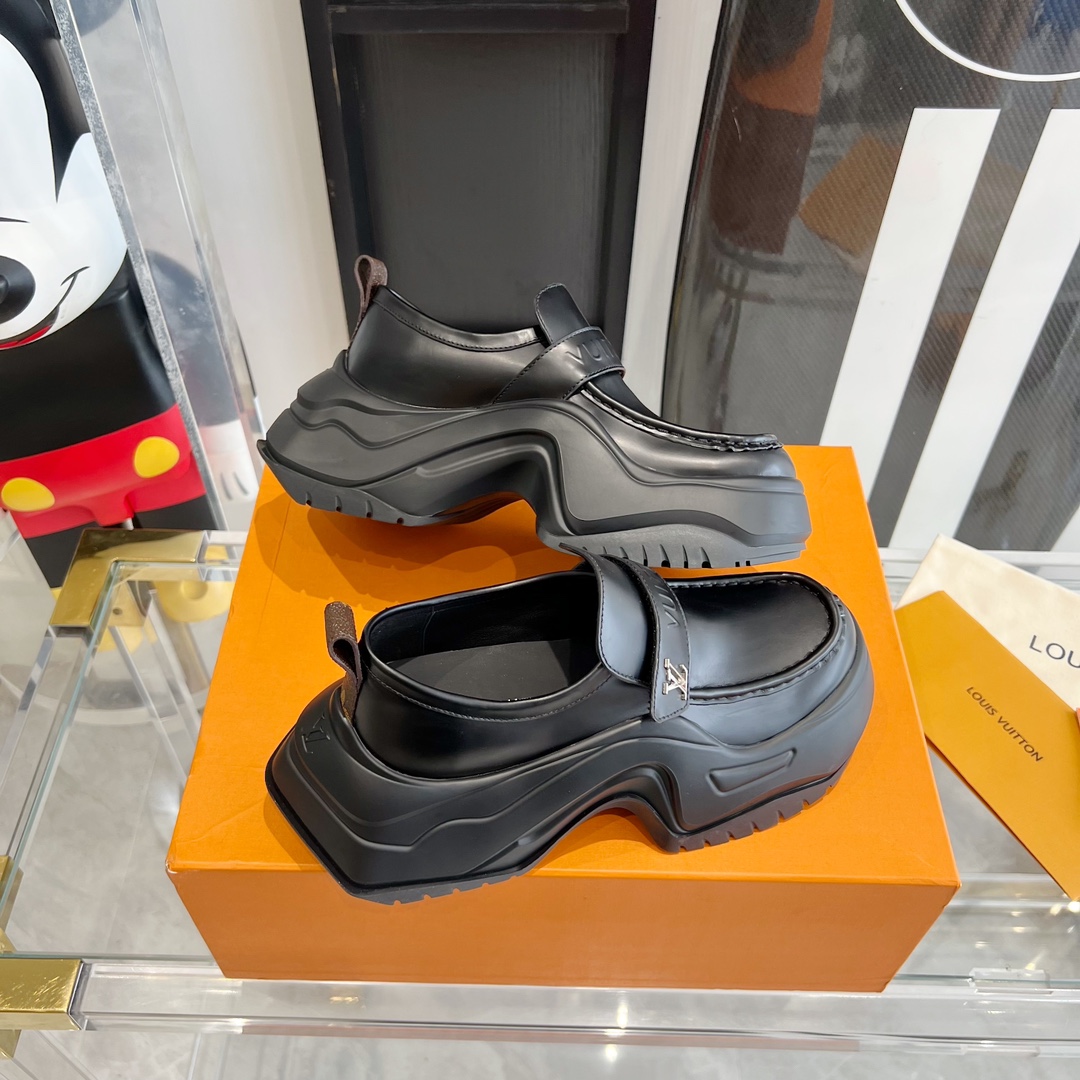“Zirconium Shoes: Lovers LV Achlight 2.0 Collection with Unique Design and Comfort” - 图片 9
