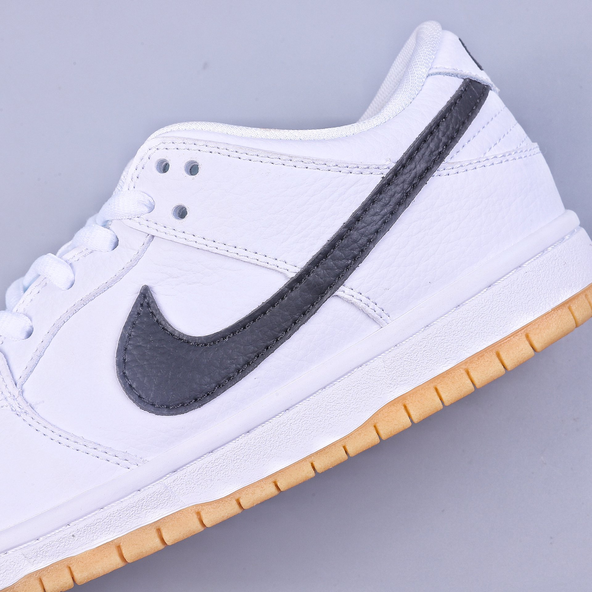 200 Nike SB Dunk Low Pro lso ”White Gum” 白黑生胶 CD2563-101