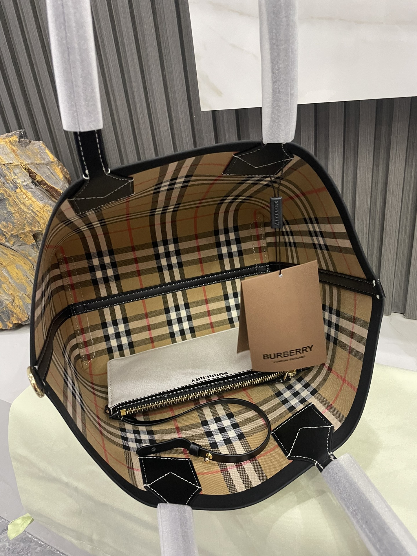 Burberry Label Print Cotton Canvas and Leather Tote - Comprehensive 9
