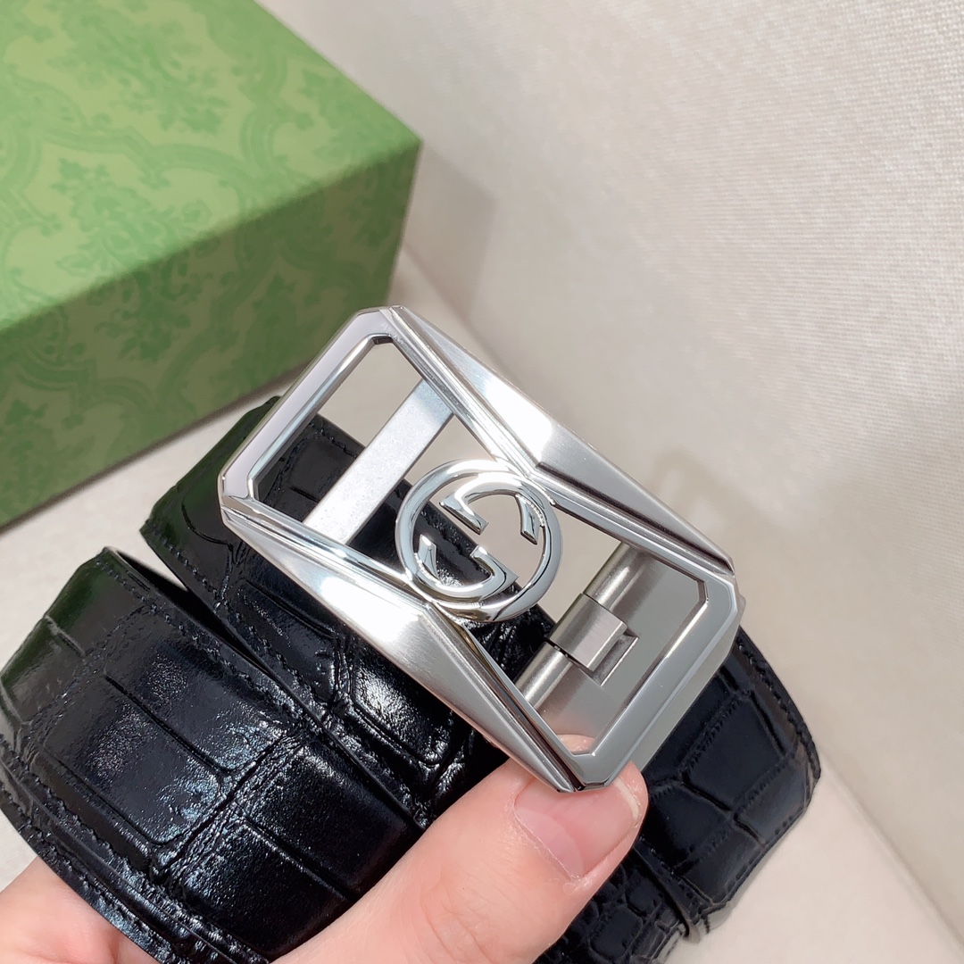 Gucci男士自动皮带经典的G字金属