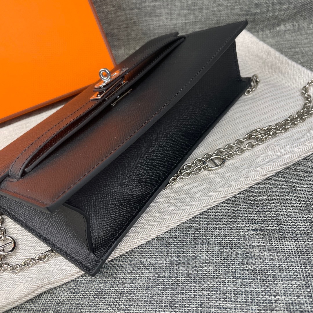 最新款爱马仕HERMES kelly 款单肩斜挎包材质:手掌纹牛皮尺寸:24*13.5*6cm型号:36