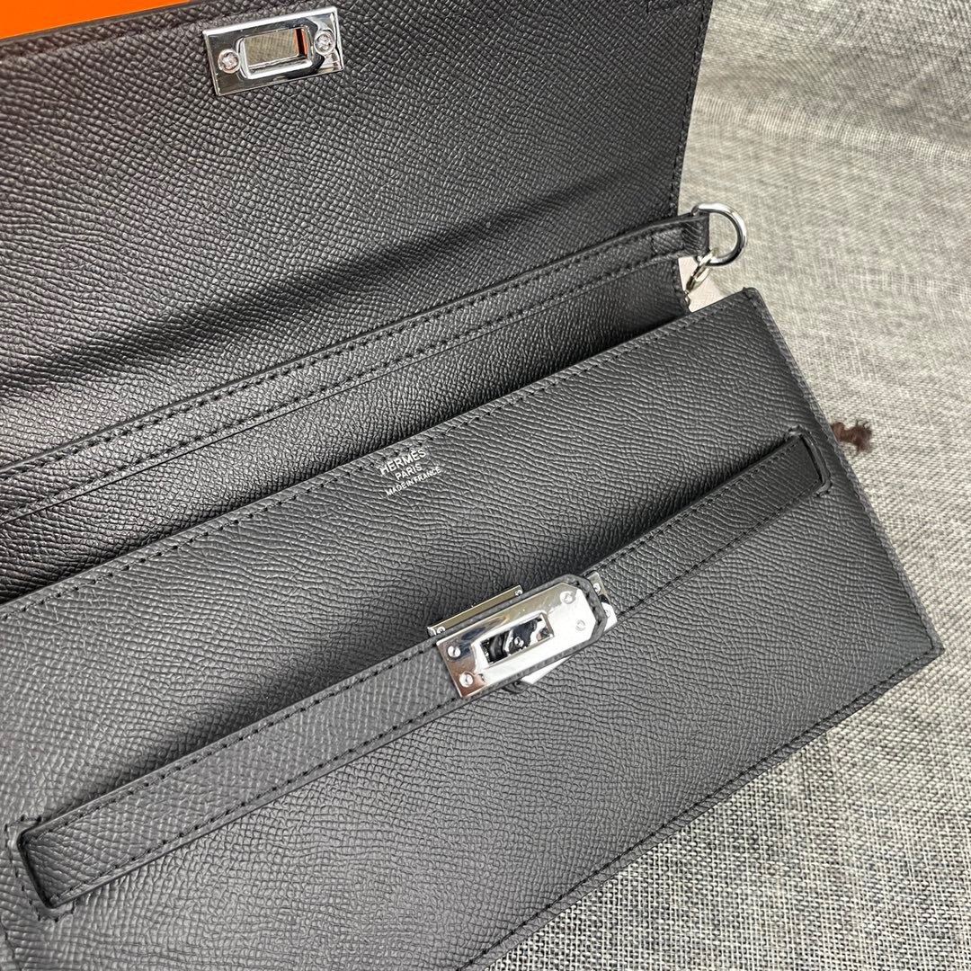 最新款爱马仕HERMES kelly 款单肩斜挎包材质:手掌纹牛皮尺寸:24*13.5*6cm型号:36