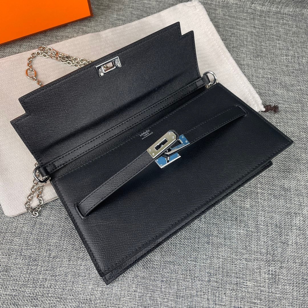最新款爱马仕HERMES kelly 款单肩斜挎包材质:手掌纹牛皮尺寸:24*13.5*6cm型号:36