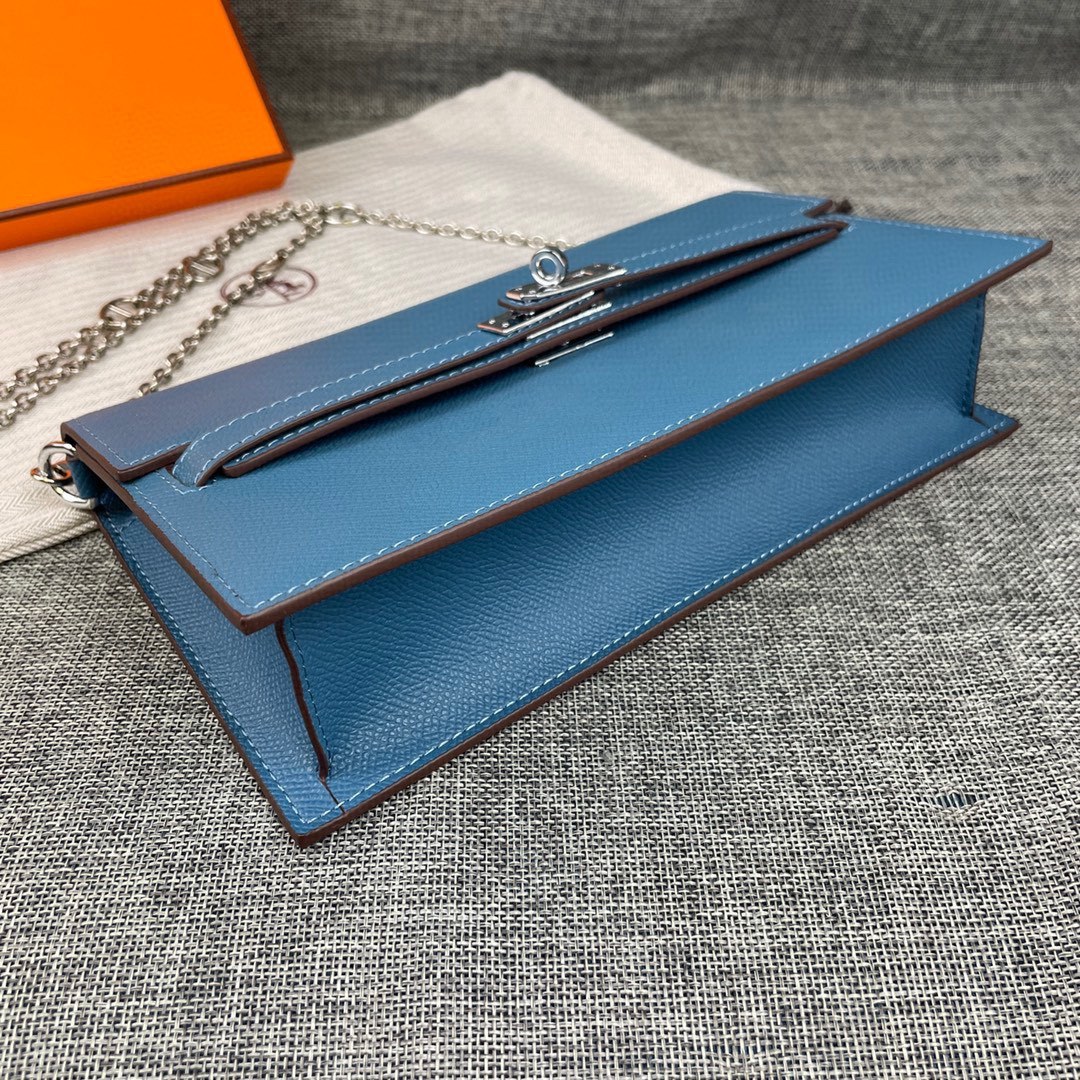 最新款爱马仕HERMES kelly 款单肩斜挎包材质:手掌纹牛皮尺寸:24*13.5*6cm型号:36