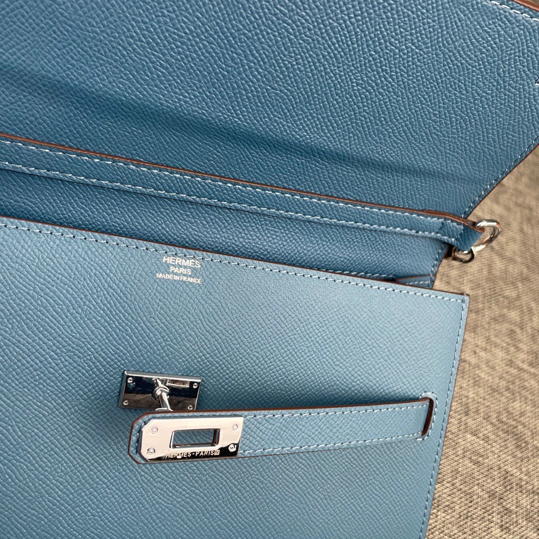 最新款爱马仕HERMES kelly 款单肩斜挎包材质:手掌纹牛皮尺寸:24*13.5*6cm型号:36