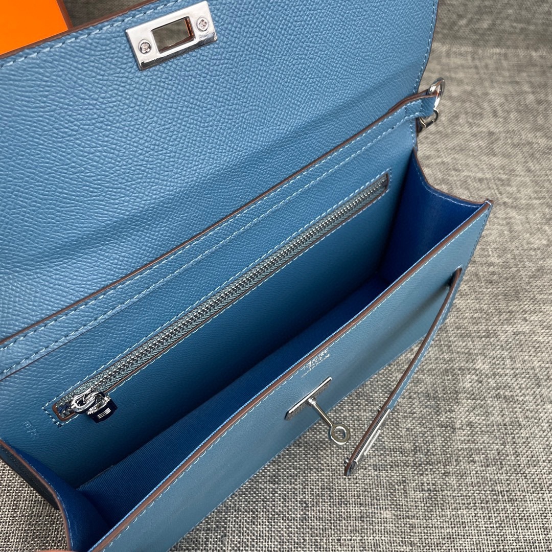 最新款爱马仕HERMES kelly 款单肩斜挎包材质:手掌纹牛皮尺寸:24*13.5*6cm型号:36