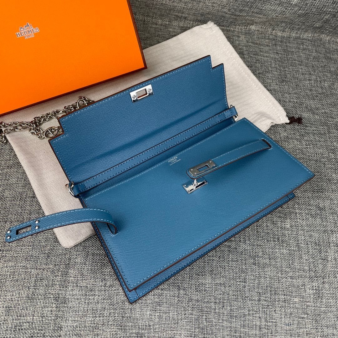 最新款爱马仕HERMES kelly 款单肩斜挎包材质:手掌纹牛皮尺寸:24*13.5*6cm型号:36