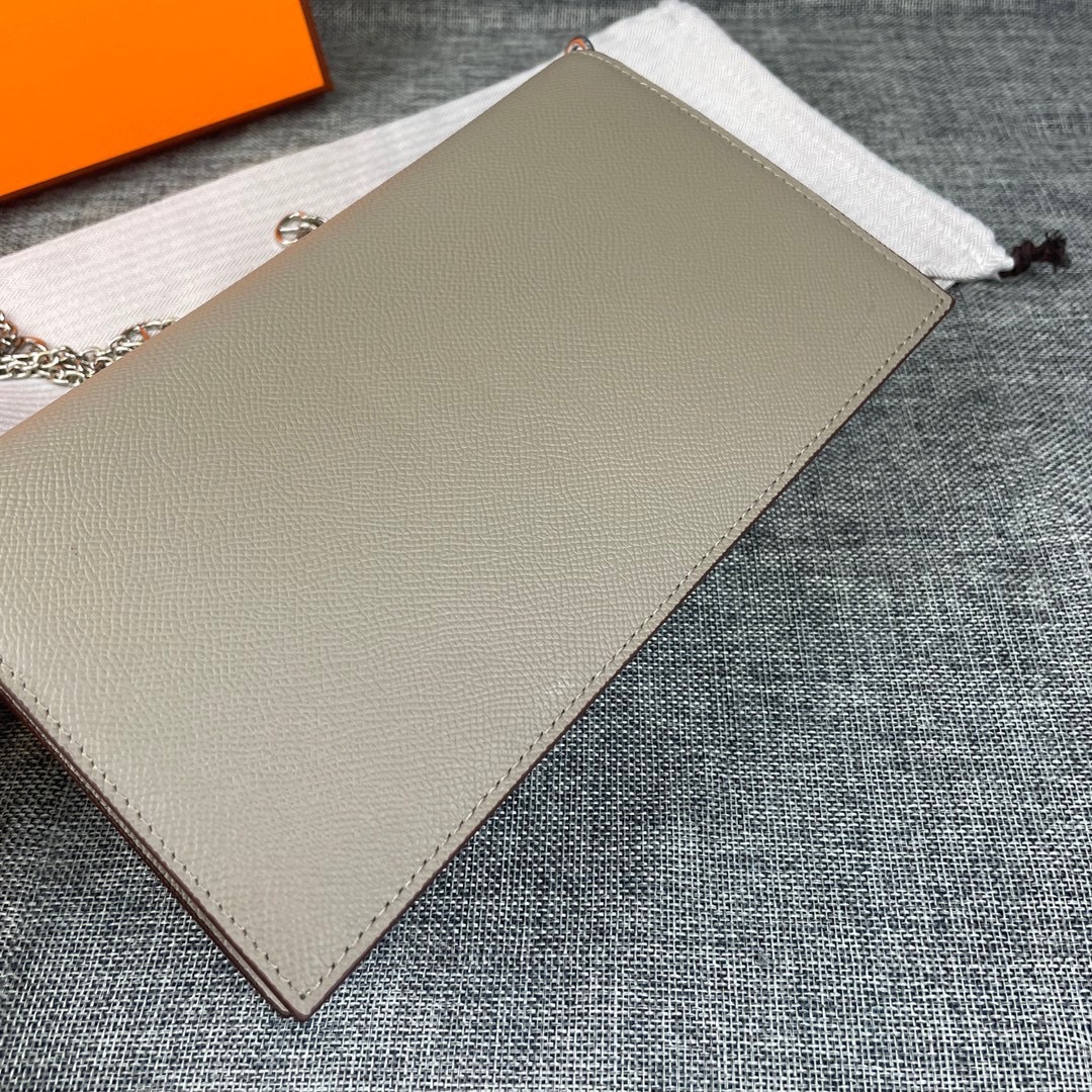 最新款爱马仕HERMES kelly 款单肩斜挎包材质:手掌纹牛皮尺寸:24*13.5*6cm型号:36