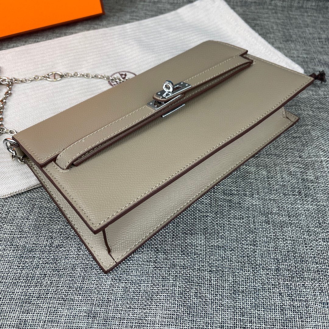 最新款爱马仕HERMES kelly 款单肩斜挎包材质:手掌纹牛皮尺寸:24*13.5*6cm型号:36