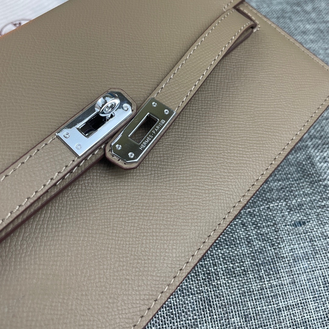 最新款爱马仕HERMES kelly 款单肩斜挎包材质:手掌纹牛皮尺寸:24*13.5*6cm型号:36