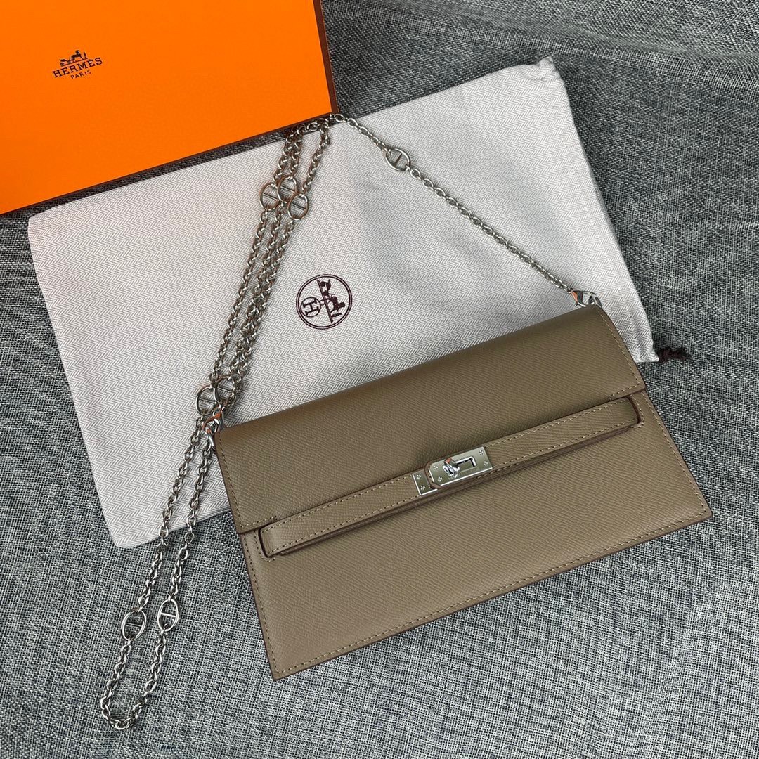 最新款爱马仕HERMES kelly 款单肩斜挎包材质:手掌纹牛皮尺寸:24*13.5*6cm型号:36