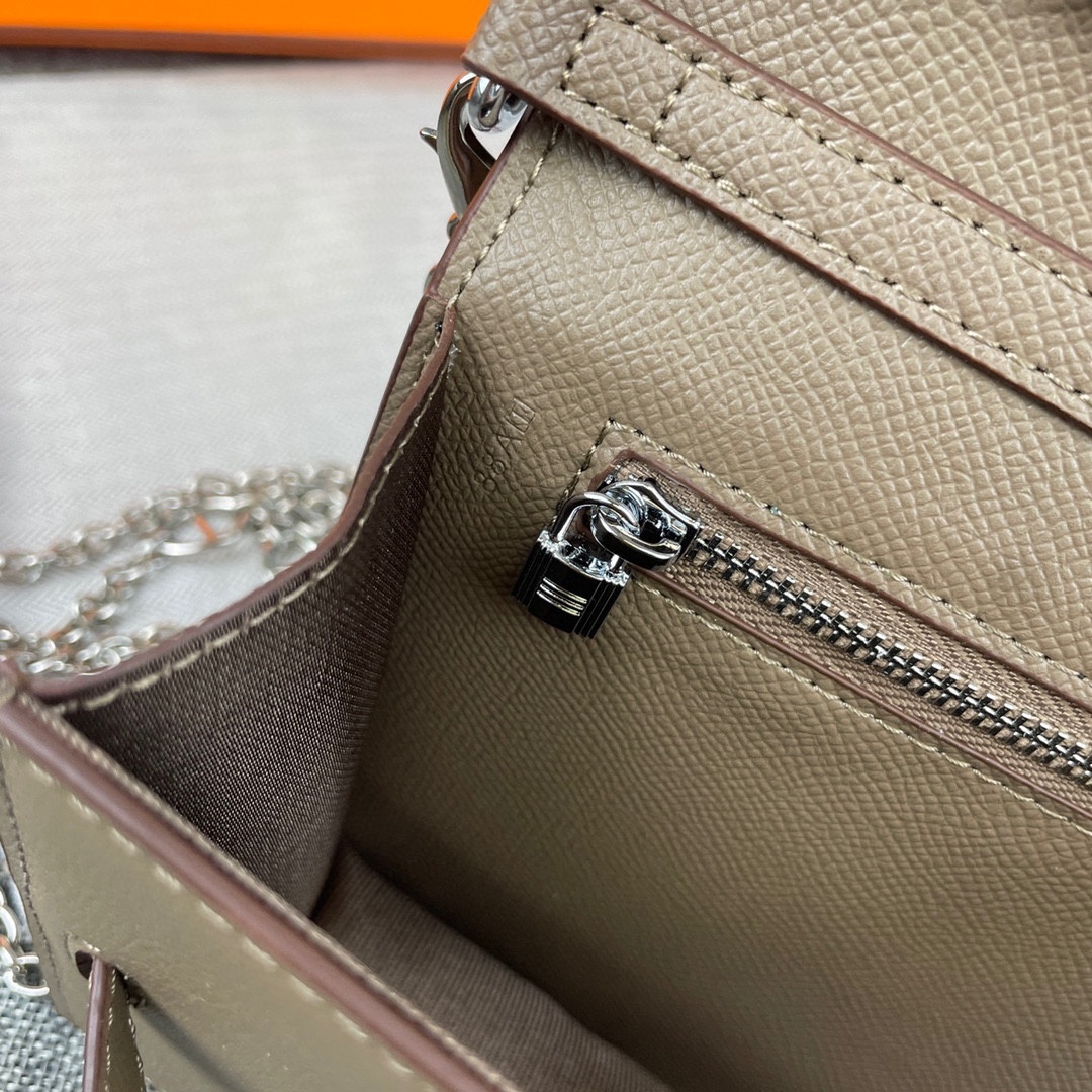 最新款爱马仕HERMES kelly 款单肩斜挎包材质:手掌纹牛皮尺寸:24*13.5*6cm型号:36