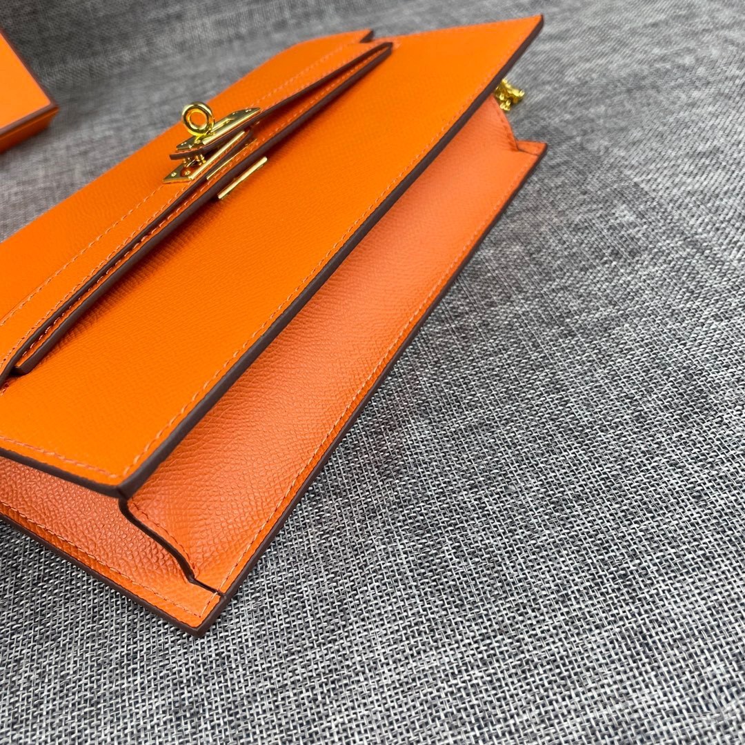 最新款爱马仕HERMES kelly 款单肩斜挎包材质:手掌纹牛皮尺寸:24*13.5*6cm型号:36