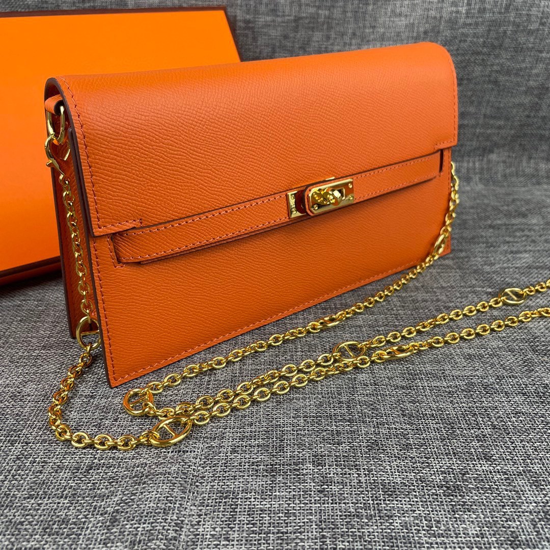 最新款爱马仕HERMES kelly 款单肩斜挎包材质:手掌纹牛皮尺寸:24*13.5*6cm型号:36