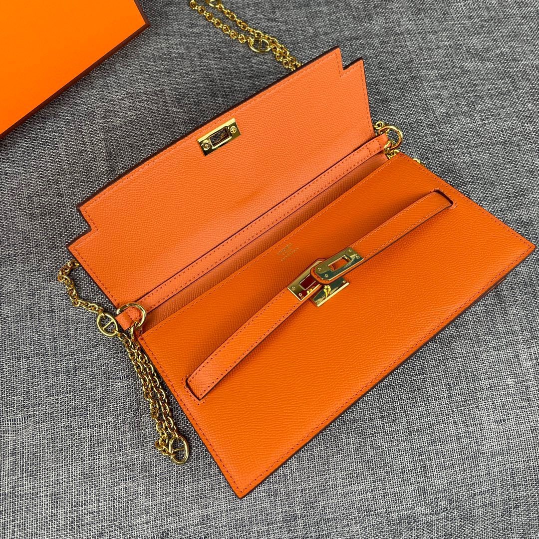 最新款爱马仕HERMES kelly 款单肩斜挎包材质:手掌纹牛皮尺寸:24*13.5*6cm型号:36