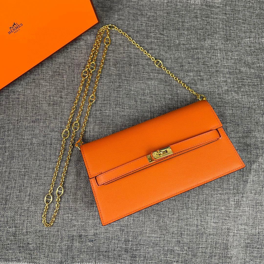 最新款爱马仕HERMES kelly 款单肩斜挎包材质:手掌纹牛皮尺寸:24*13.5*6cm型号:36
