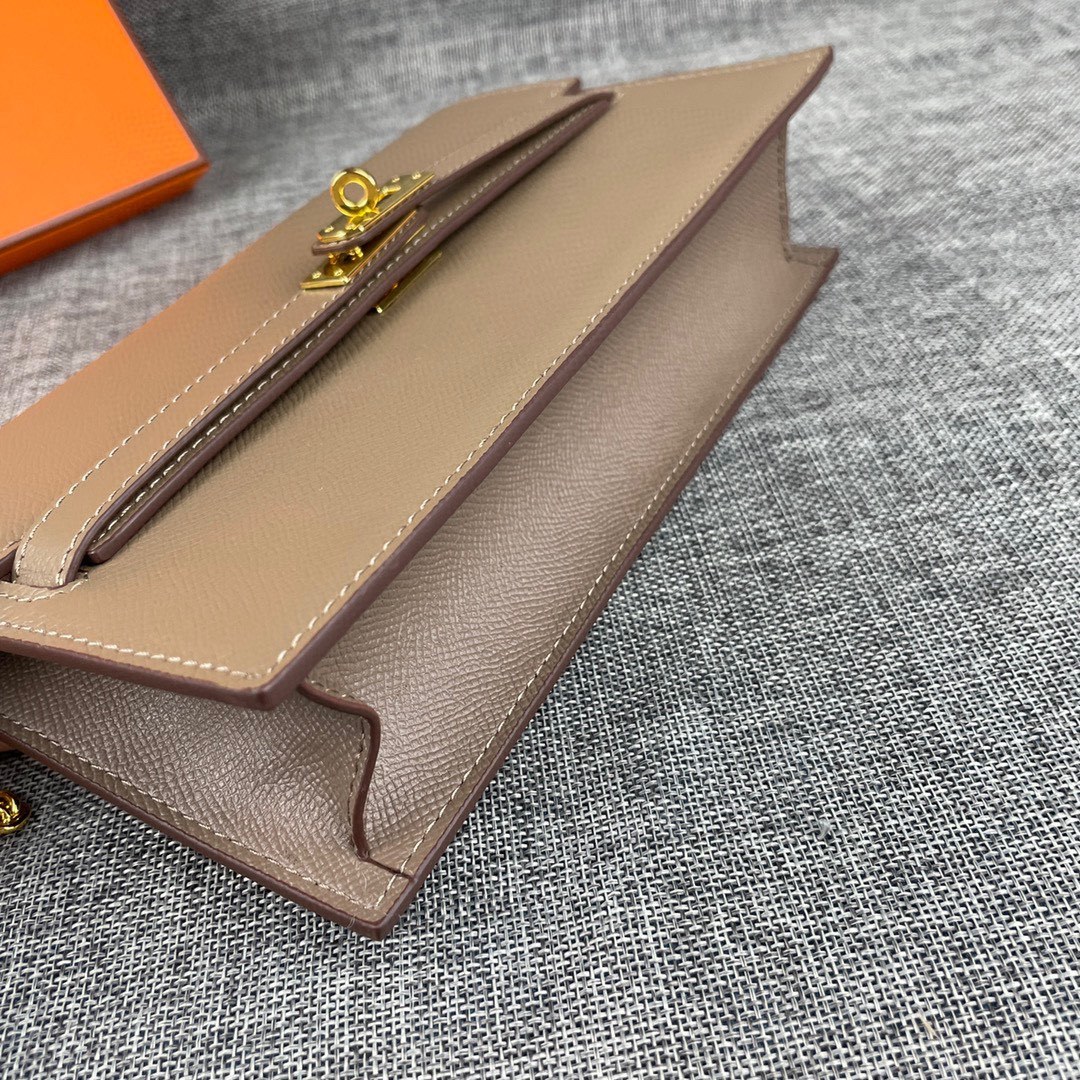 最新款爱马仕HERMES kelly 款单肩斜挎包材质:手掌纹牛皮尺寸:24*13.5*6cm型号:36